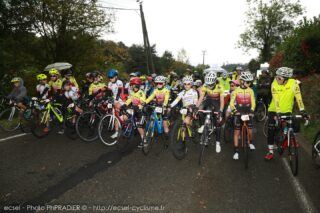 [MONTEE KIVILEV] - La montée des enfants (6 -12 ans) c’est à 14h

La route est entièrement fermée et la montée est encadrée par nos éducateurs. Inscrivez votre jeune champion - championne et offrez-lui un souvenir inoubliable.

Attention : les enfants âgés de 6 à 12 ans doivent participer à la montée groupée à 14 h pour être classés.

📸 : @phphoto42 

@auvrhaffc @ffcyclisme @region_auvergnerhonealpes @villedesaintetienne @departementloire @creditmutuel @poli_wear 

#montée #kivilev #contrelamontre #jeune #readytorace #sorbier #saintchristoenjarez #loire #ecsel #chrono #course #sportif #saintetienne