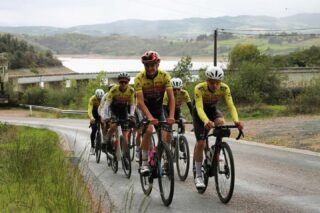 🚴‍♂️ 200 km de plaisir, d’effort et de découvertes pour nos U19 & U23 !

Saint-Étienne → Roanne par les Monts de la Madeleine → Retour par les gorges de la Loire 🏞️

Un vrai défi, plus particulièrement pour nos néos U19, relevé avec sérieux et bonne humeur 💪💥

#ECSEL #TeamECSEL #Cyclisme #U19 #U23 #Cohésion #PassionVélo #Défi200km #MontsDeLaMadeleine #GorgesDeLaLoire #SaintEtienne #Roanne #TrainingDay #ClubSpirit