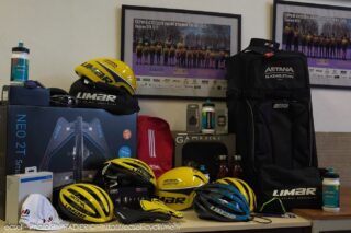 🚵‍♂️ La Montée Kivilev, c’est ce samedi !
Merci à @xds_astana_team pour les belles dotations, à @alexandrvinokurov pour sa fidélité 💙 et à Transports Alainé pour leur soutien toujours aussi précieux !

🎟️ Inscriptions : https://forms.gle/9ngBX2w4543JkenK9

#MontéeKivilev #Astana #Cyclisme #Partenaires #Tombola