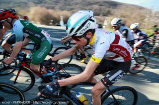 🚴‍♂️ Rémi Arsac passe professionnel ! 💥

Formé pendant 4 saisons à l’EC Saint-Étienne Loire — des U17 jusqu’à la N1 — Rémi rejoindra en 2026 la Decathlon CGA-CGM Continentale, tout en redevenant licencié à l’ECSEL ❤️💛

Une fierté pour le club et la preuve que la formation stéphanoise mène au plus haut niveau 🚀

📸 Philippe Pradier, Patrick Berjot & Direct-Vélo

#ECSEL #Formation #Cyclisme #FiertéStéphanoise #DecathlonCGACGM #MadeInSaintEtienne #CyclingTalent #TeamECSEL

@auvrhaffc @ffcyclisme @region_auvergnerhonealpes @villedesaintetienne @departementloire @creditmutuel @poli_wear @culture_velo_saint_etienne