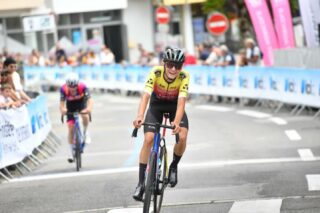 🏴 Sportbreizh U19 (2.1J UCI) 👉 Lilian Bruyère 5ème du général avec 2 Top 5 d’étape ! 🔥🤩
🎯 Une belle régularité au plus haut niveau international !

💪 L’ECSEL meilleure équipe sur l’étape 3 (3 coureurs dans le Top20 !), et 4ème au général par équipes 👌

📍 La Bretagne réussit à nos Stéphanois ❤️💛🖤

📸 Les Photos de PHIL

#U19Cycling #CyclismeJunior #UCIJuniorSeries #CyclismeRoute #CyclingRace #TeamPerformance
#RaceHighlights #NextGenerationCycling #YoungTalents #RisingStar #ECSEL #CyclingLife
#InstaCycling #PelotonLife #CyclingTeam #CyclingPassion #BikeRacing
