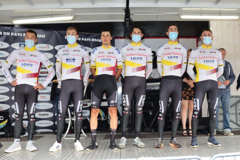 L'équipe au Départ de l'étape 2